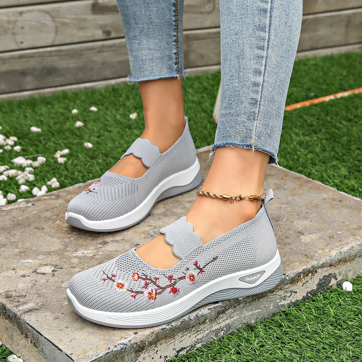 Orthopädische Schuhe mit Blumenmuster