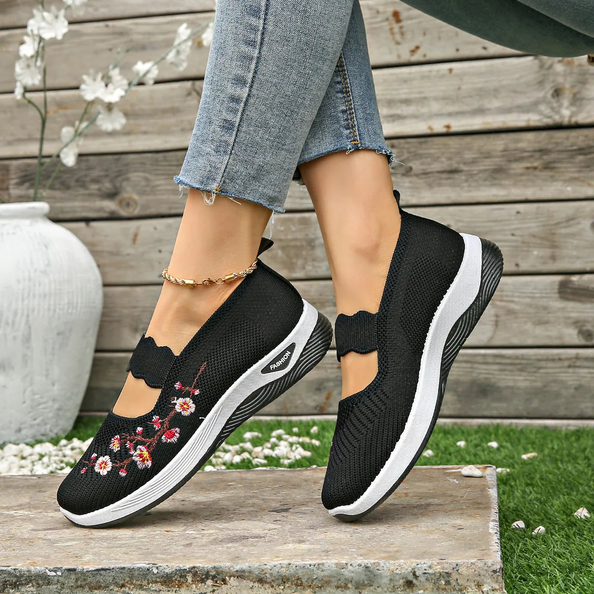 Orthopädische Schuhe mit Blumenmuster