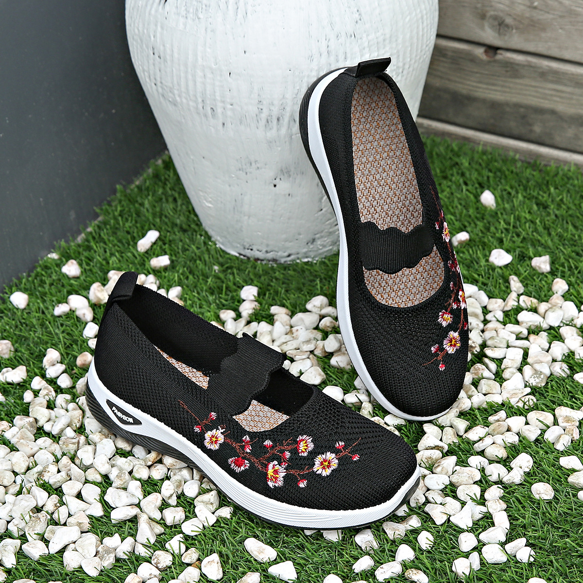 Orthopädische Schuhe mit Blumenmuster