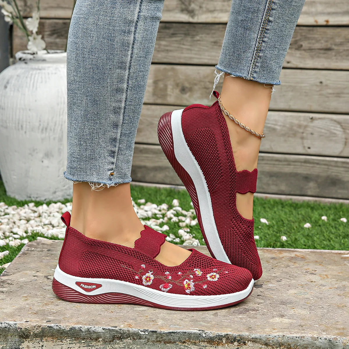 Orthopädische Schuhe mit Blumenmuster